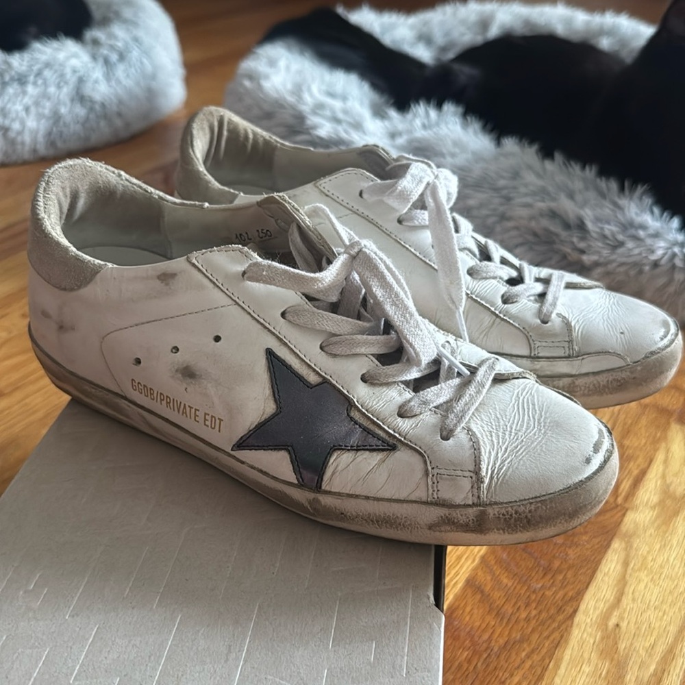 Golden goose ggdb superstar size 38 size 8 US, white / purple metallic star